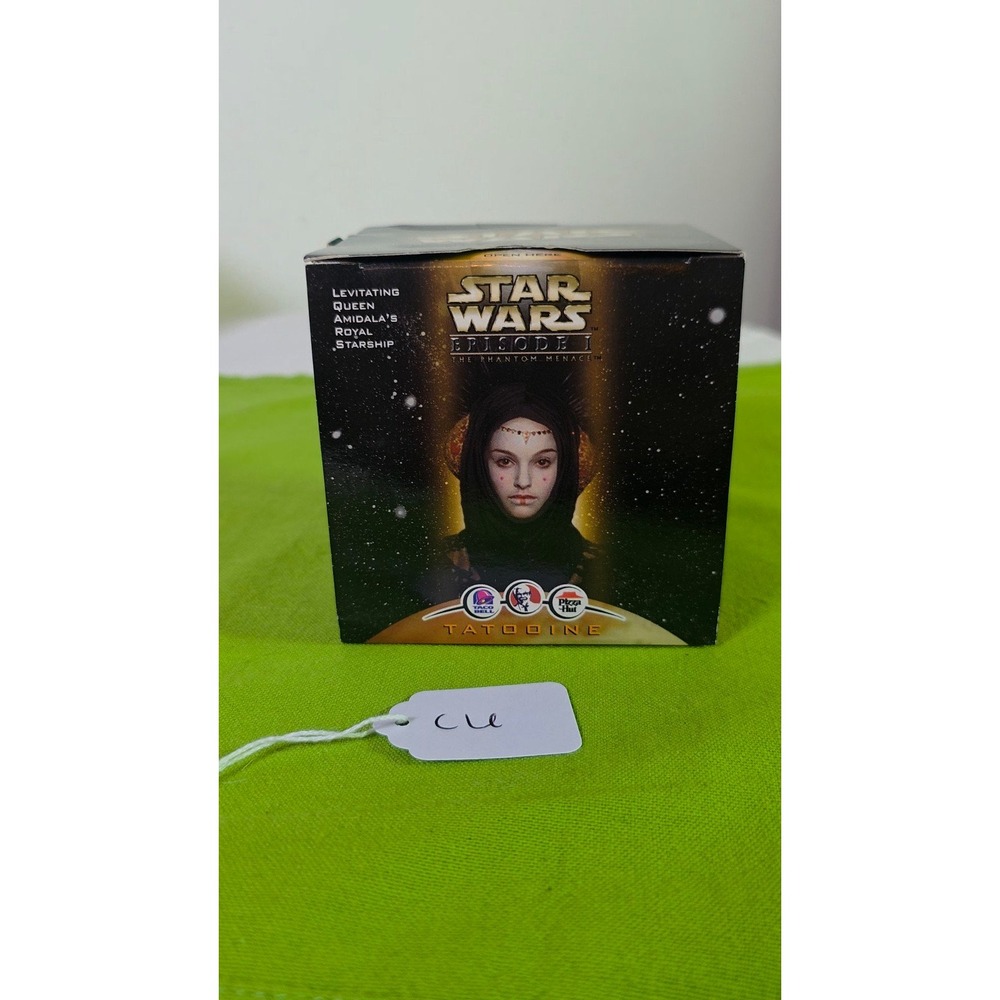 1991 Star Wars Episode I The Phantom Menace "Levitating Queen Amidala's Royal C6